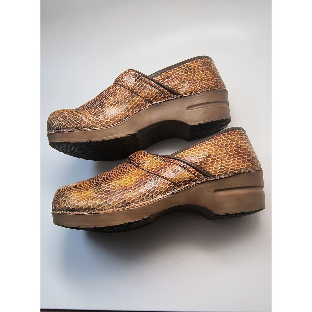 Sanita Danish Clog, US size Women's 9, Brown/bronze snakeskin